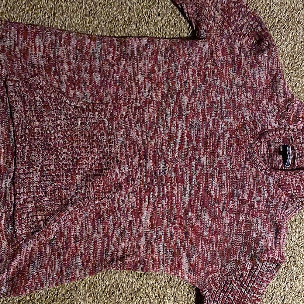 Red/white/burgundy sweater